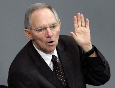 Σόιμπλε για Μακρόν:«Εκτός τόπου η πρότασή του για ευρωπαίο ΥΠΟΙΚ»